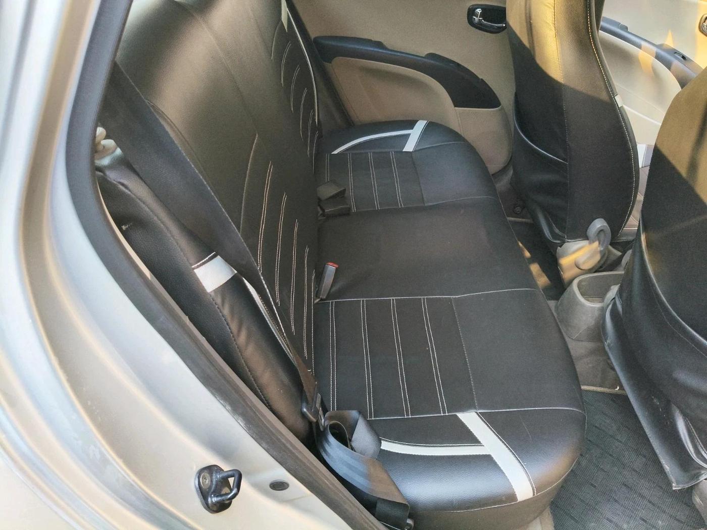 2013 Hyundai i10 MAGNA 1.1, Petrol, Manual, 42,600 km, interior