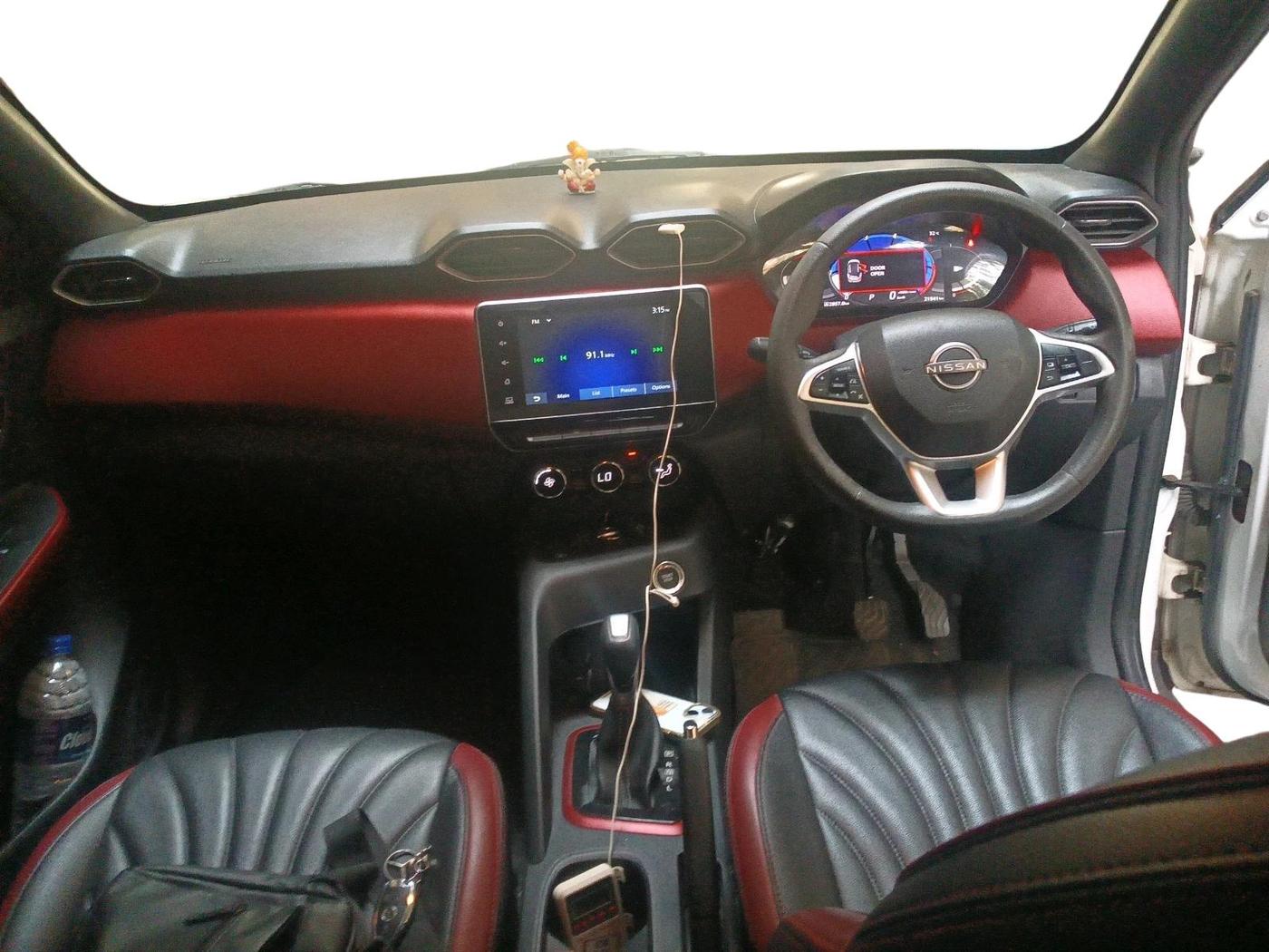 2022 Nissan MAGNITE XV TURBO CVT RED EDITION, Petrol, Automatic, 21,541 km, interior