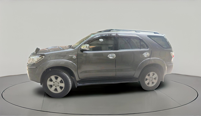 2011 Toyota Fortuner 3.0 4X4 MT, Diesel, Manual, 92,926 km, exterior