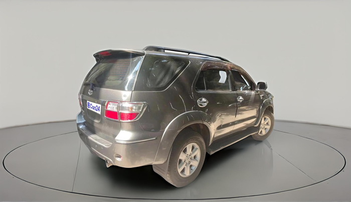2011 Toyota Fortuner 3.0 4X4 MT, Diesel, Manual, 92,926 km, exterior