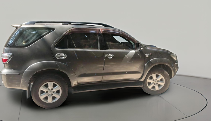 2011 Toyota Fortuner 3.0 4X4 MT, Diesel, Manual, 92,926 km, exterior