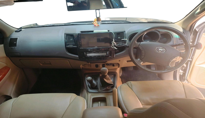 2011 Toyota Fortuner 3.0 4X4 MT, Diesel, Manual, 92,926 km, interior