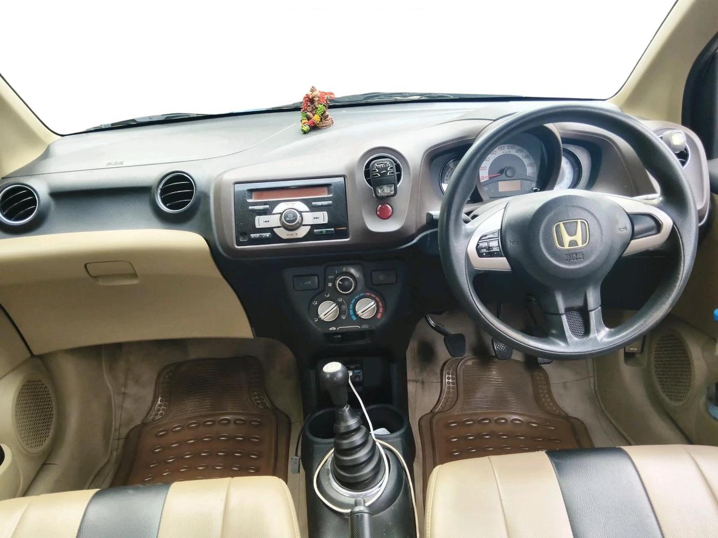 2012 Honda Brio V MT, Petrol, Manual, 65,663 km, interior