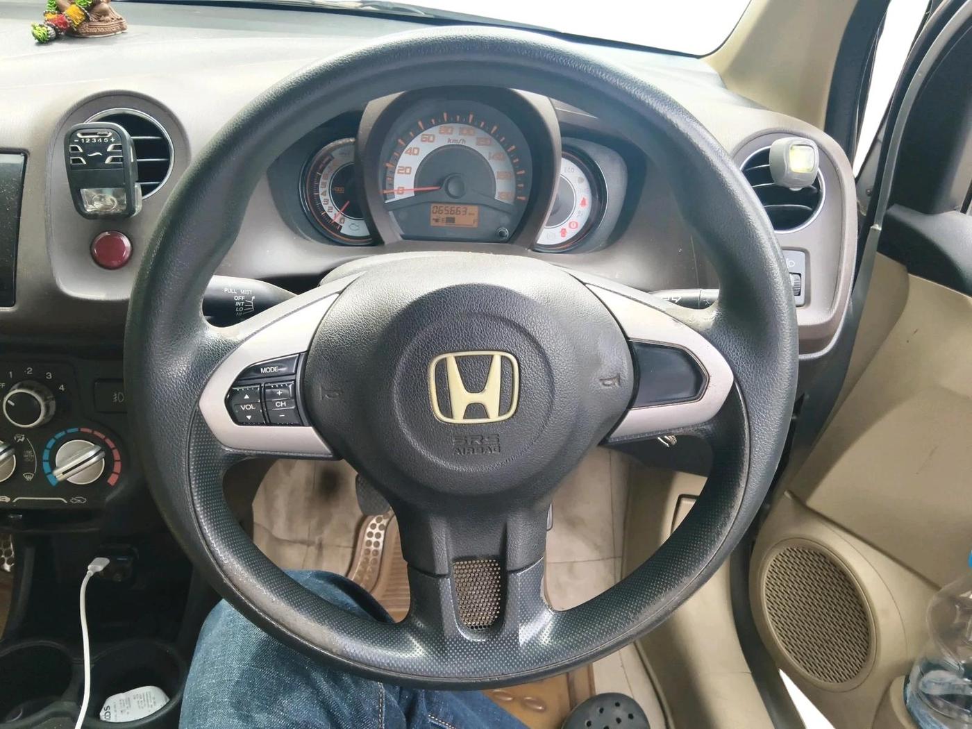 2012 Honda Brio V MT, Petrol, Manual, 65,663 km, interior