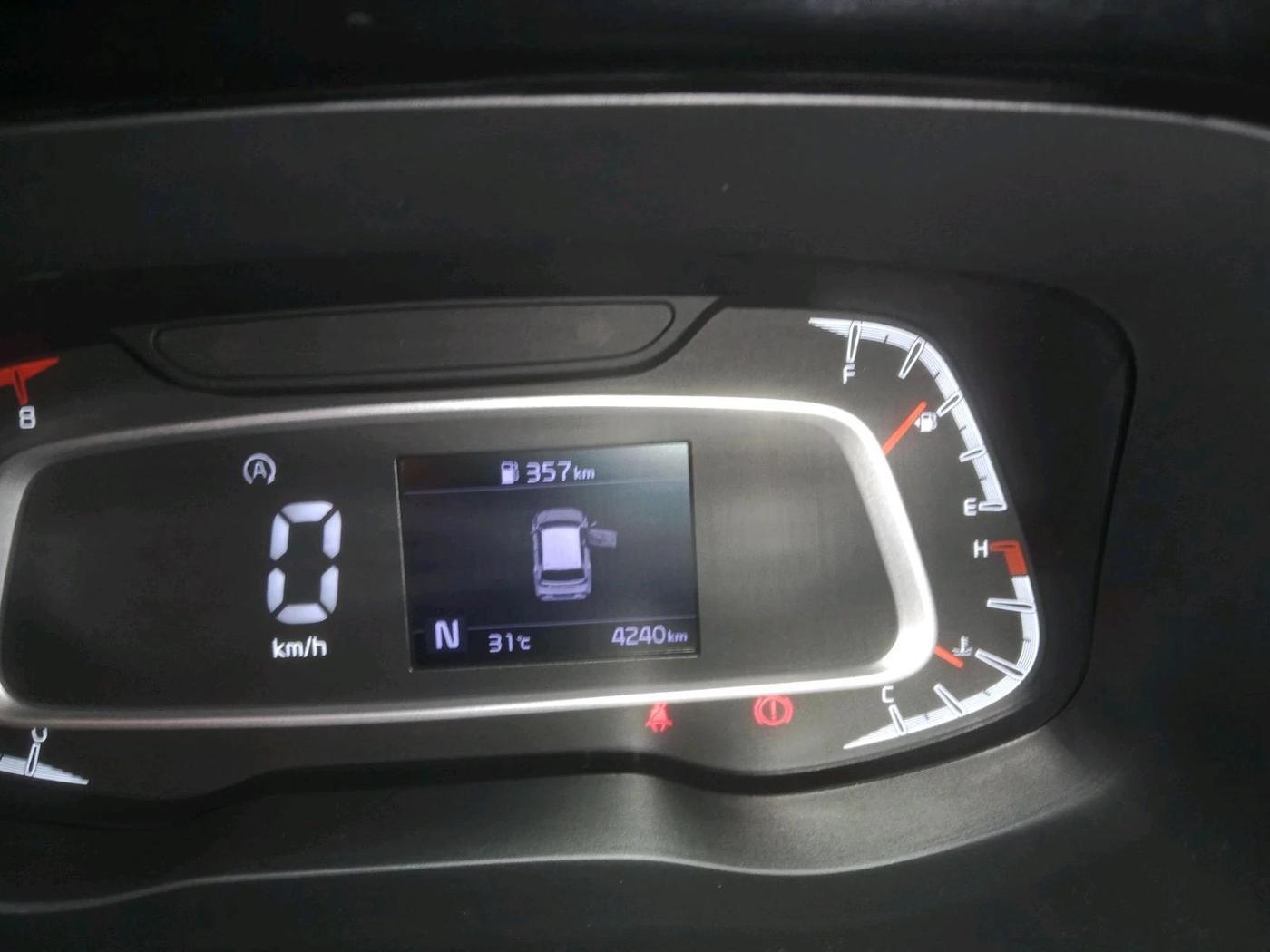 2023 KIA SONET HTK PLUS 1.0 IMT, Petrol, Manual, 4,240 km, interior