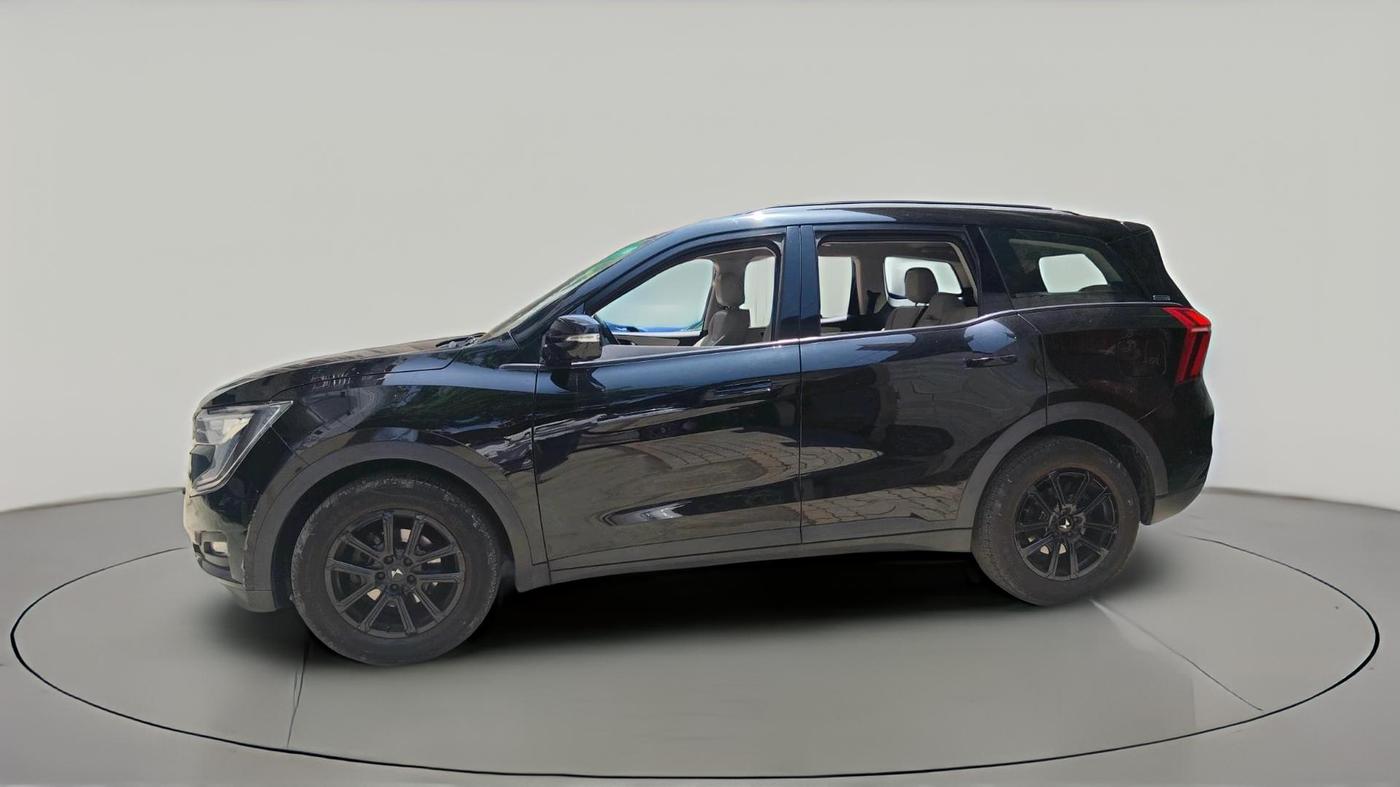2025 Mahindra XUV700 AX 7 LUXURY P AT 7 STR, Petrol, Automatic, 25,120 km, exterior