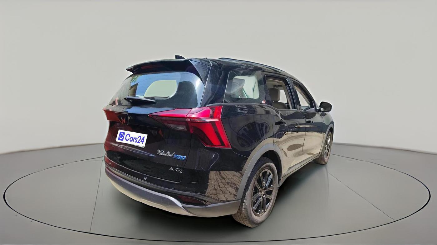 2025 Mahindra XUV700 AX 7 LUXURY P AT 7 STR, Petrol, Automatic, 25,120 km, exterior