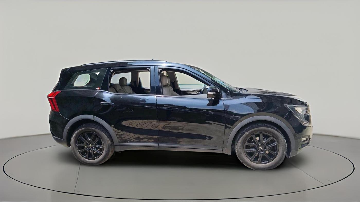 2025 Mahindra XUV700 AX 7 LUXURY P AT 7 STR, Petrol, Automatic, 25,120 km, exterior