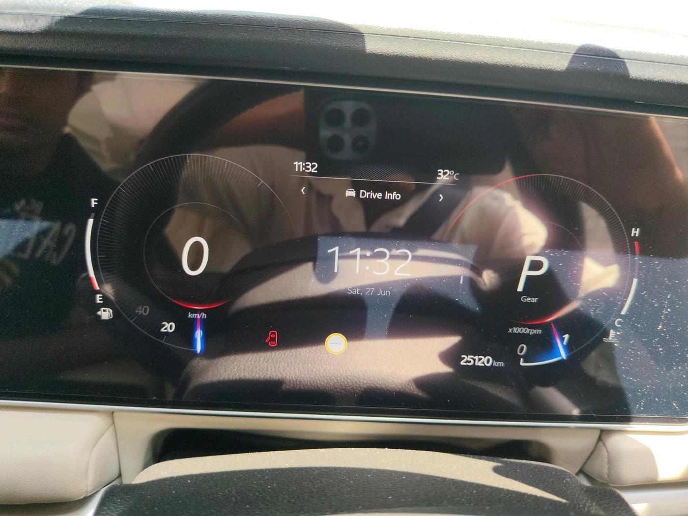 2025 Mahindra XUV700 AX 7 LUXURY P AT 7 STR, Petrol, Automatic, 25,120 km, interior