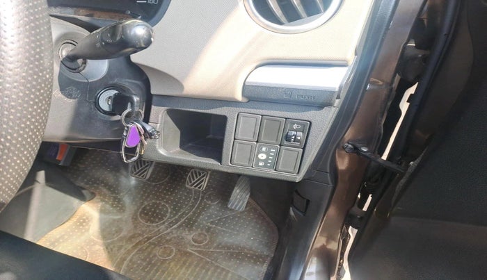 2015 Maruti Wagon R 1.0 LXI CNG, CNG, Manual, 42,722 km, interior