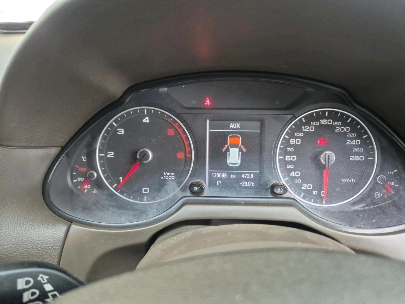 2012 Audi Q5 2.0 TDI QUATTRO, Diesel, Automatic, 1,20,699 km, interior