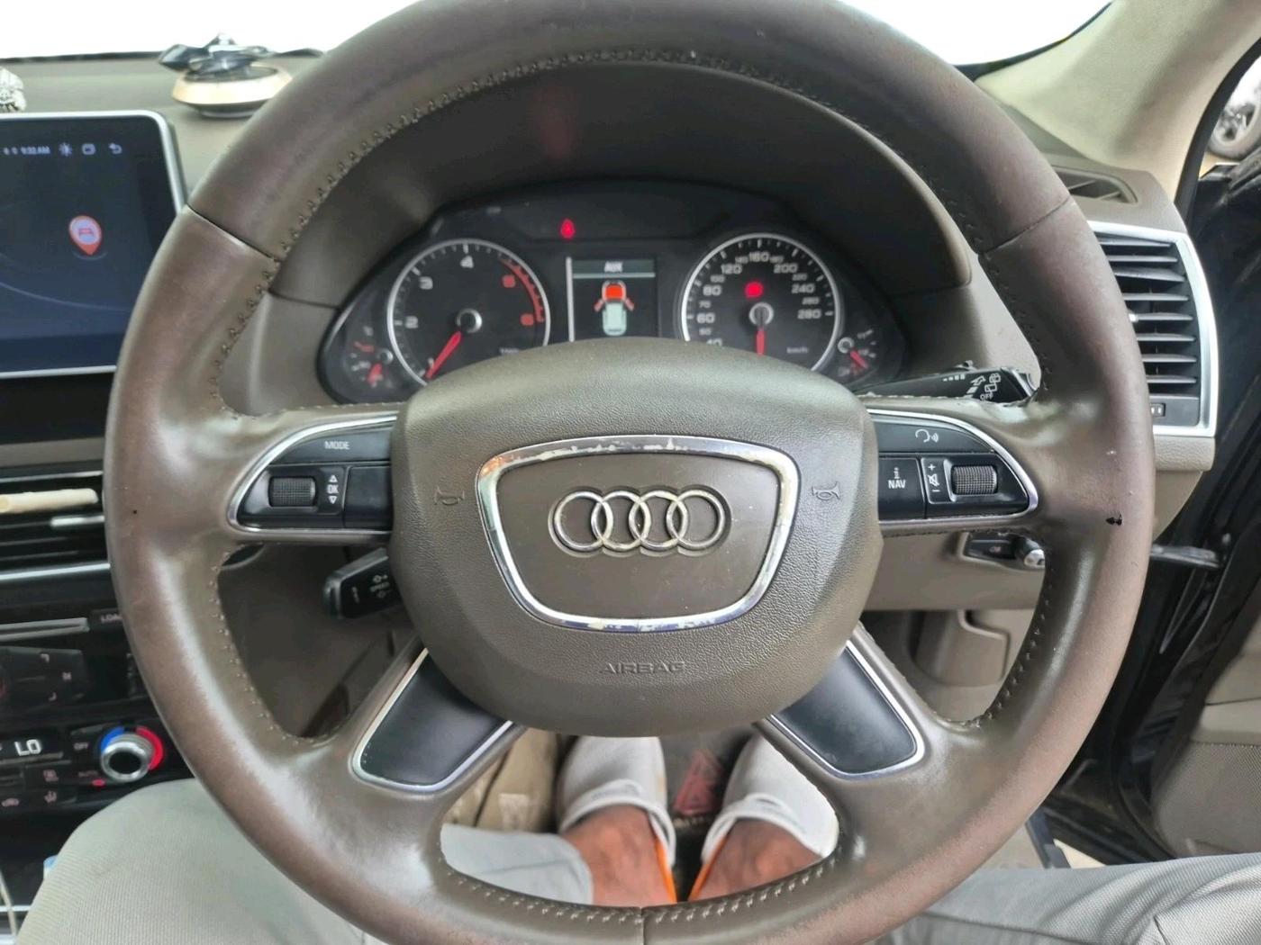 2012 Audi Q5 2.0 TDI QUATTRO, Diesel, Automatic, 1,20,699 km, interior