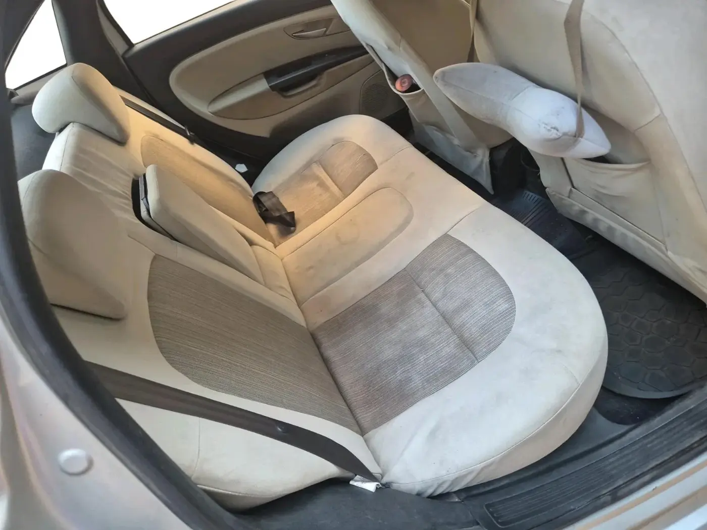 2016 Fiat Linea EMOTION 1.3 L ADVANCED MULTIJET, Diesel, Manual, 79,370 km, interior