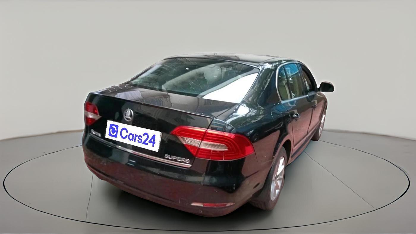 2015 Skoda Superb ELEGANCE 1.8 TSI AT, Petrol, Automatic, 1,03,467 km, exterior