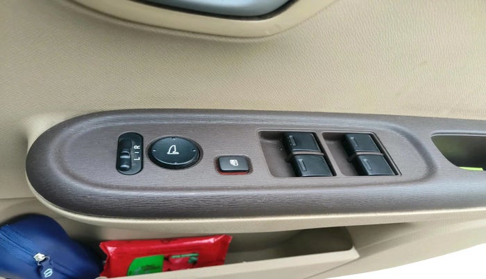 2013 Honda Brio V MT, Petrol, Manual, 61,530 km, interior