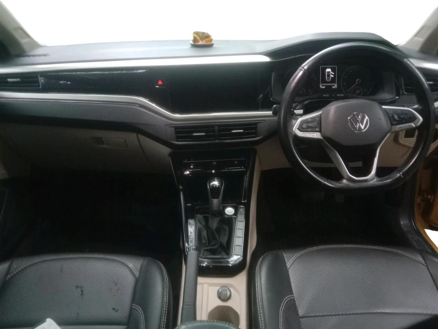 2022 Volkswagen VIRTUS HIGHLINE TSI 1.0 AT, Petrol, Automatic, 12,647 km, interior