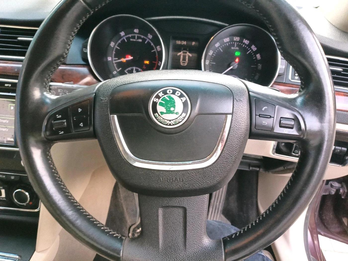 2012 Skoda Superb ELEGANCE 1.8 TSI AT, Petrol, Automatic, 46,801 km, interior