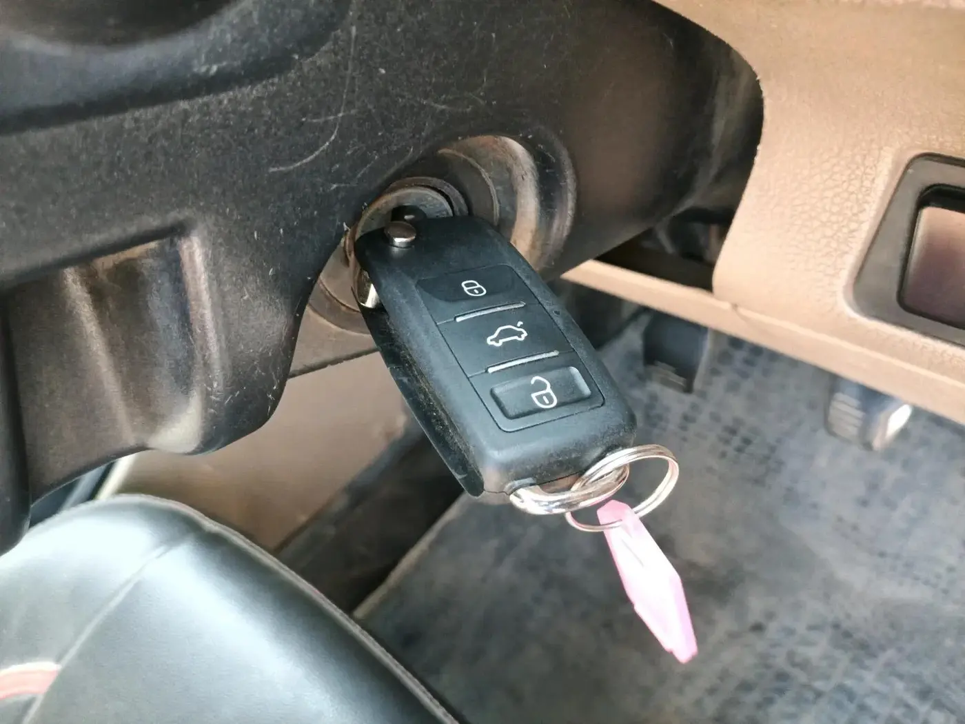 2016 Mahindra TUV300 T6, Diesel, Manual, 1,61,067 km, interior