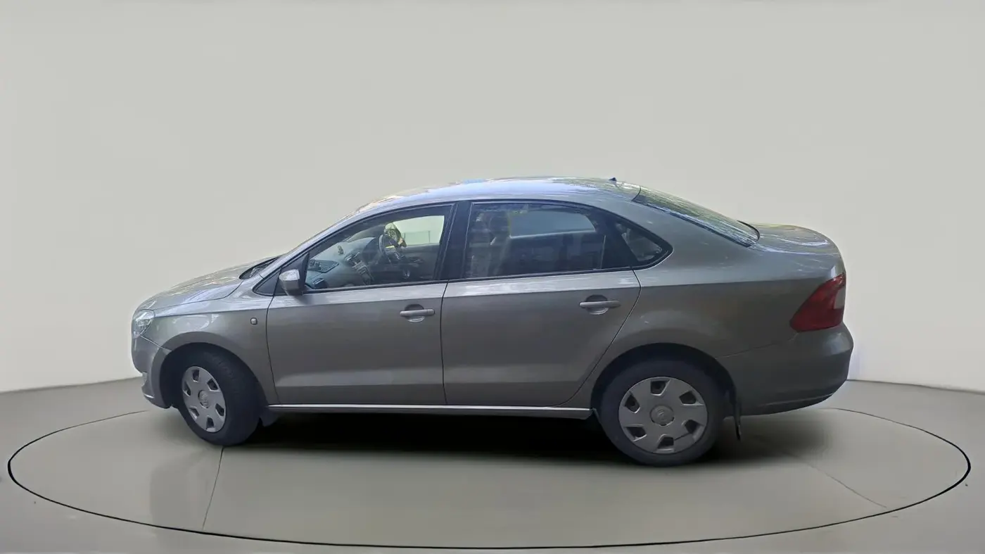 2014 Skoda Rapid AMBITION 1.6 MPI MT PLUS, Petrol, Manual, 65,773 km, exterior