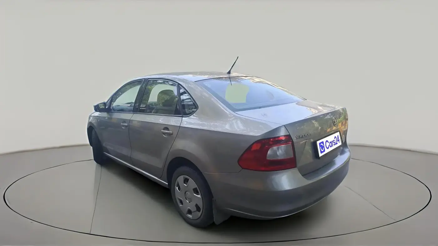 2014 Skoda Rapid AMBITION 1.6 MPI MT PLUS, Petrol, Manual, 65,773 km, exterior