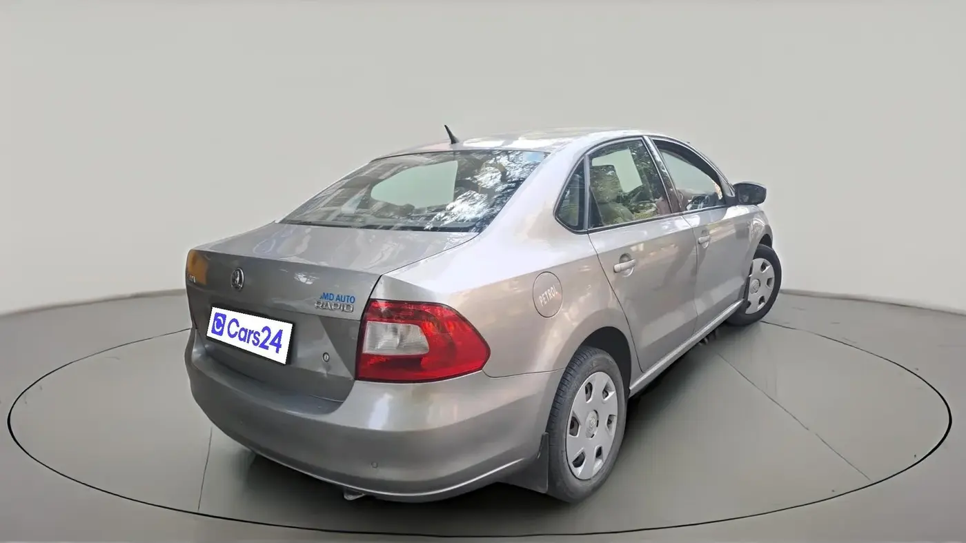 2014 Skoda Rapid AMBITION 1.6 MPI MT PLUS, Petrol, Manual, 65,773 km, exterior