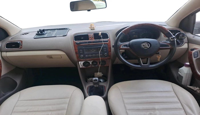 2014 Skoda Rapid AMBITION 1.6 MPI MT PLUS, Petrol, Manual, 65,773 km, interior