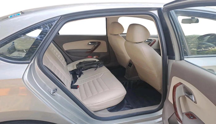 2014 Skoda Rapid AMBITION 1.6 MPI MT PLUS, Petrol, Manual, 65,773 km, interior