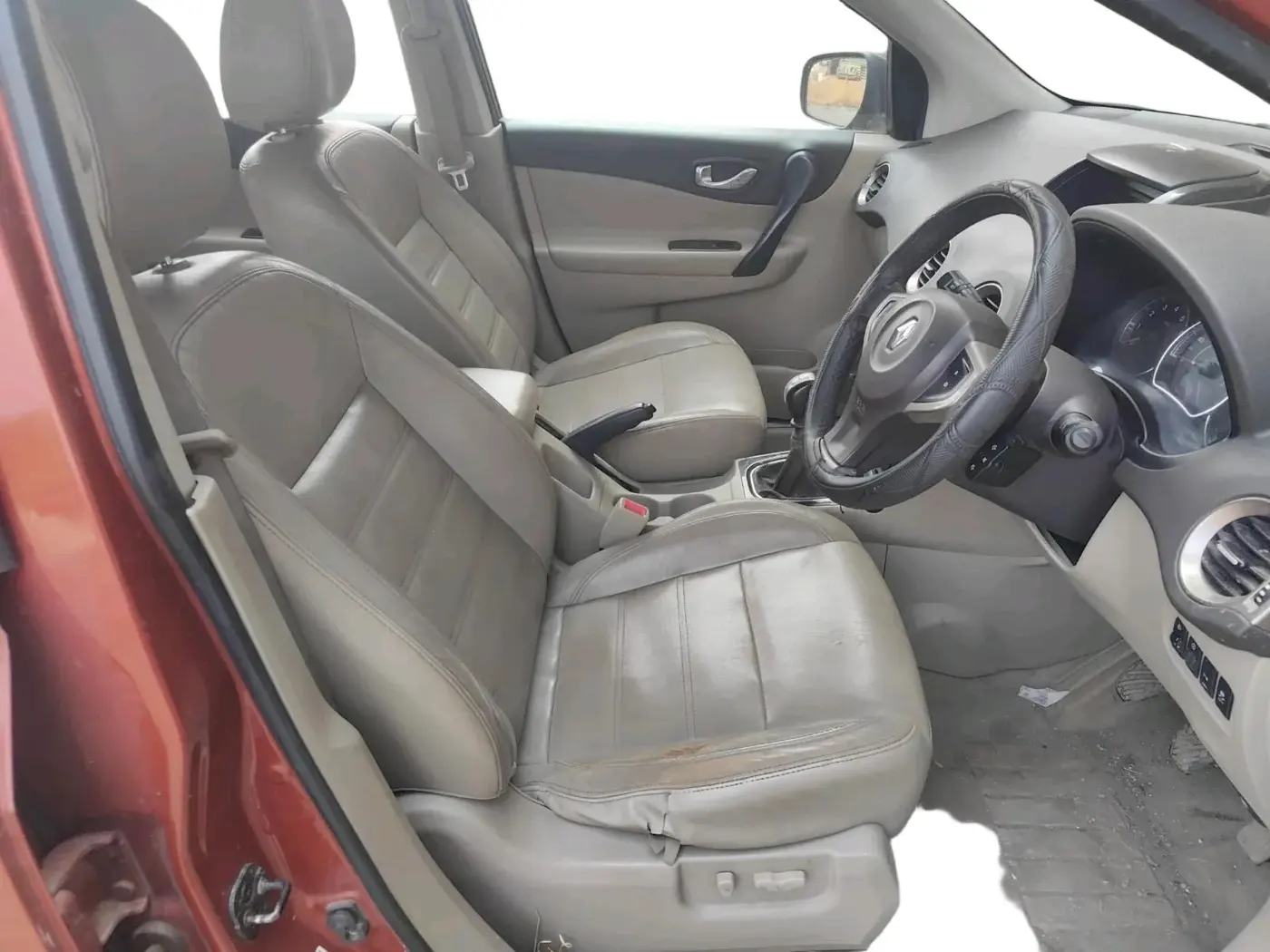 2016 Renault Koleos 4x2 MT, Diesel, Manual, 1,09,712 km, interior