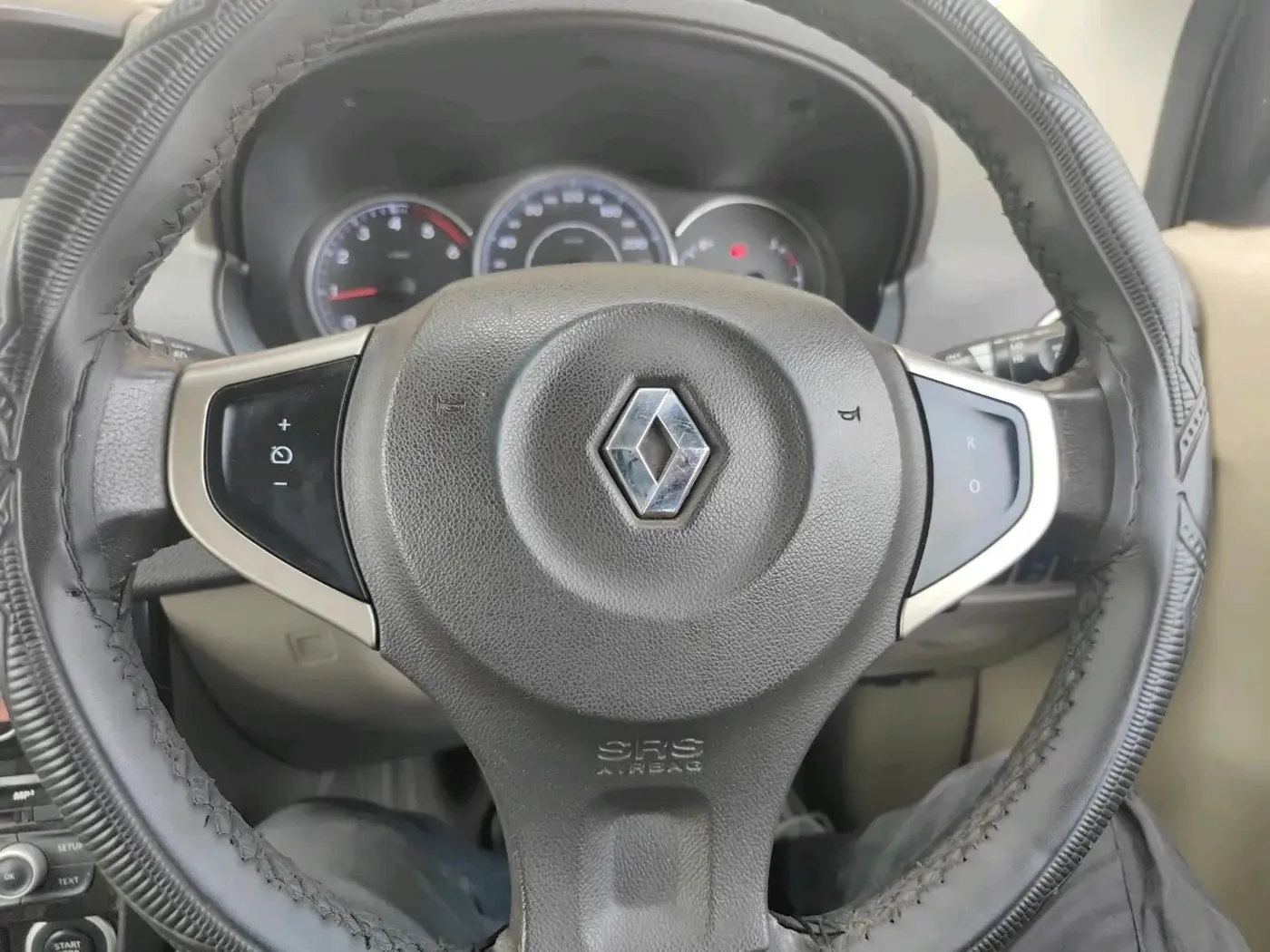 2016 Renault Koleos 4x2 MT, Diesel, Manual, 1,09,712 km, interior