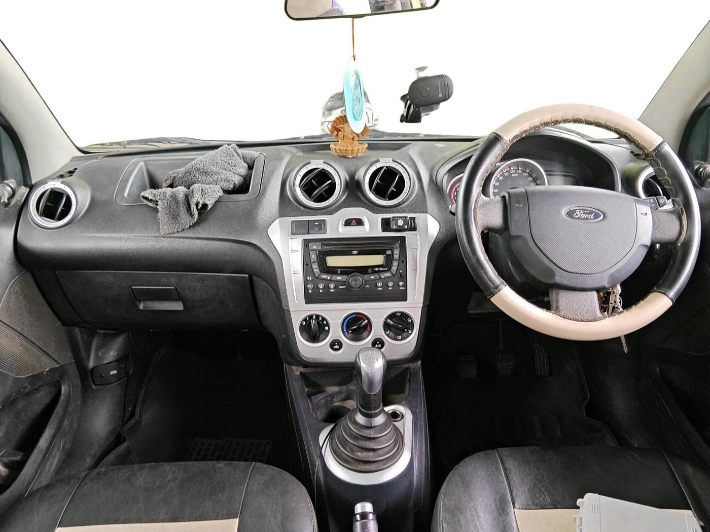 2012 Ford Figo ZXI 1.2 PETROL, CNG, Manual, 1,03,776 km, interior
