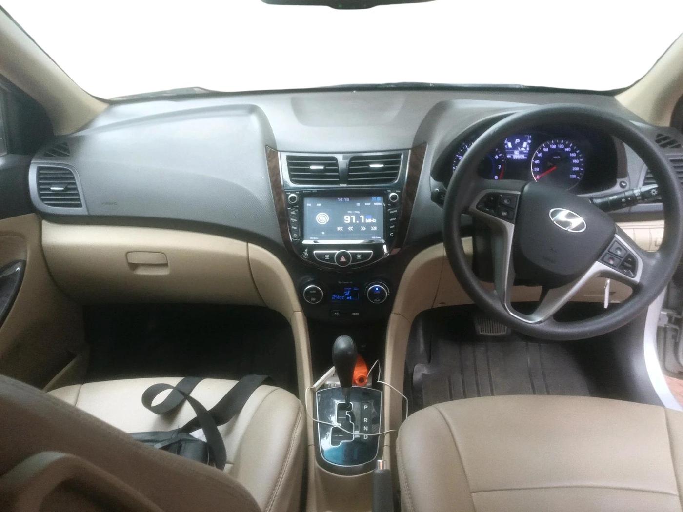 2017 Hyundai Verna 1.6 VTVT SX AT, Petrol, Automatic, 38,909 km, interior