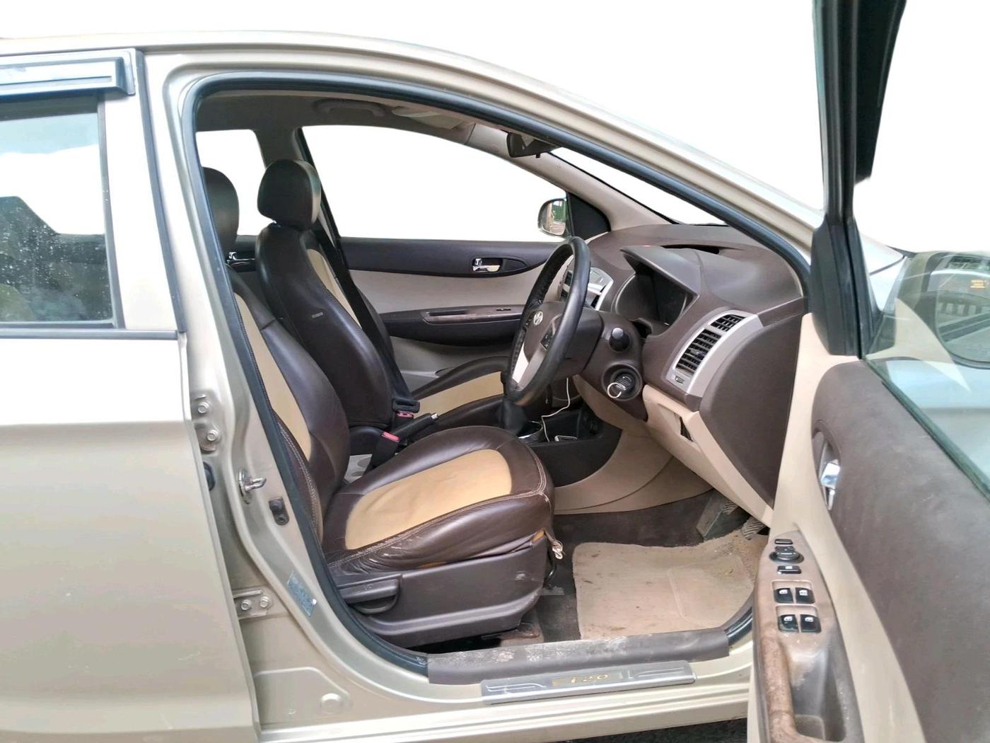 2011 Hyundai i20 SPORTZ 1.2, Petrol, Manual, 30,276 km, interior