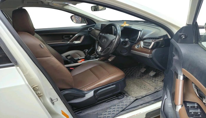 2019 Tata Harrier XZ 2.0L, Diesel, Manual, 1,57,435 km, interior