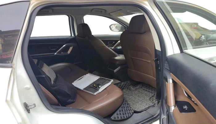 2019 Tata Harrier XZ 2.0L, Diesel, Manual, 1,57,435 km, interior