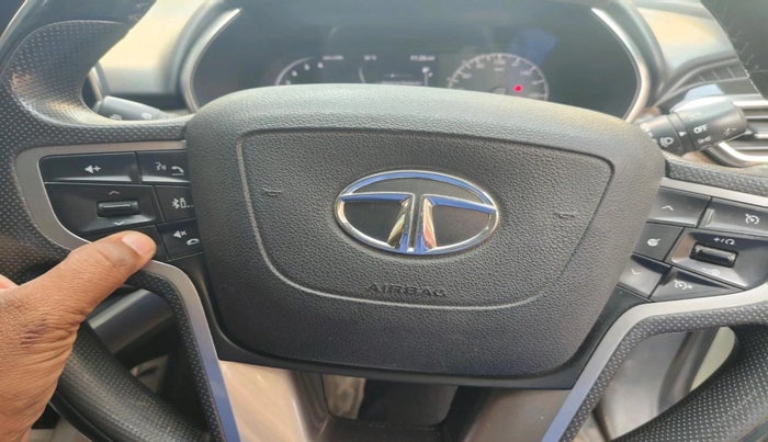 2019 Tata Harrier XZ 2.0L, Diesel, Manual, 1,57,435 km, interior
