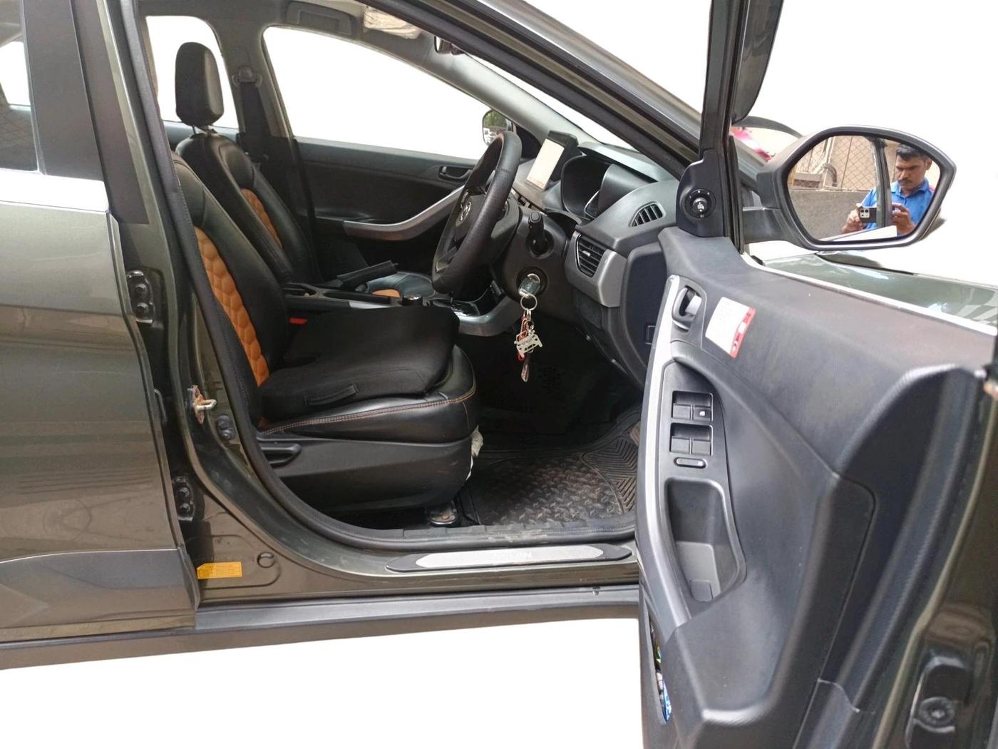 2022 Tata NEXON XMA SUNROOF PETROL, Petrol, Automatic, 25,305 km, interior