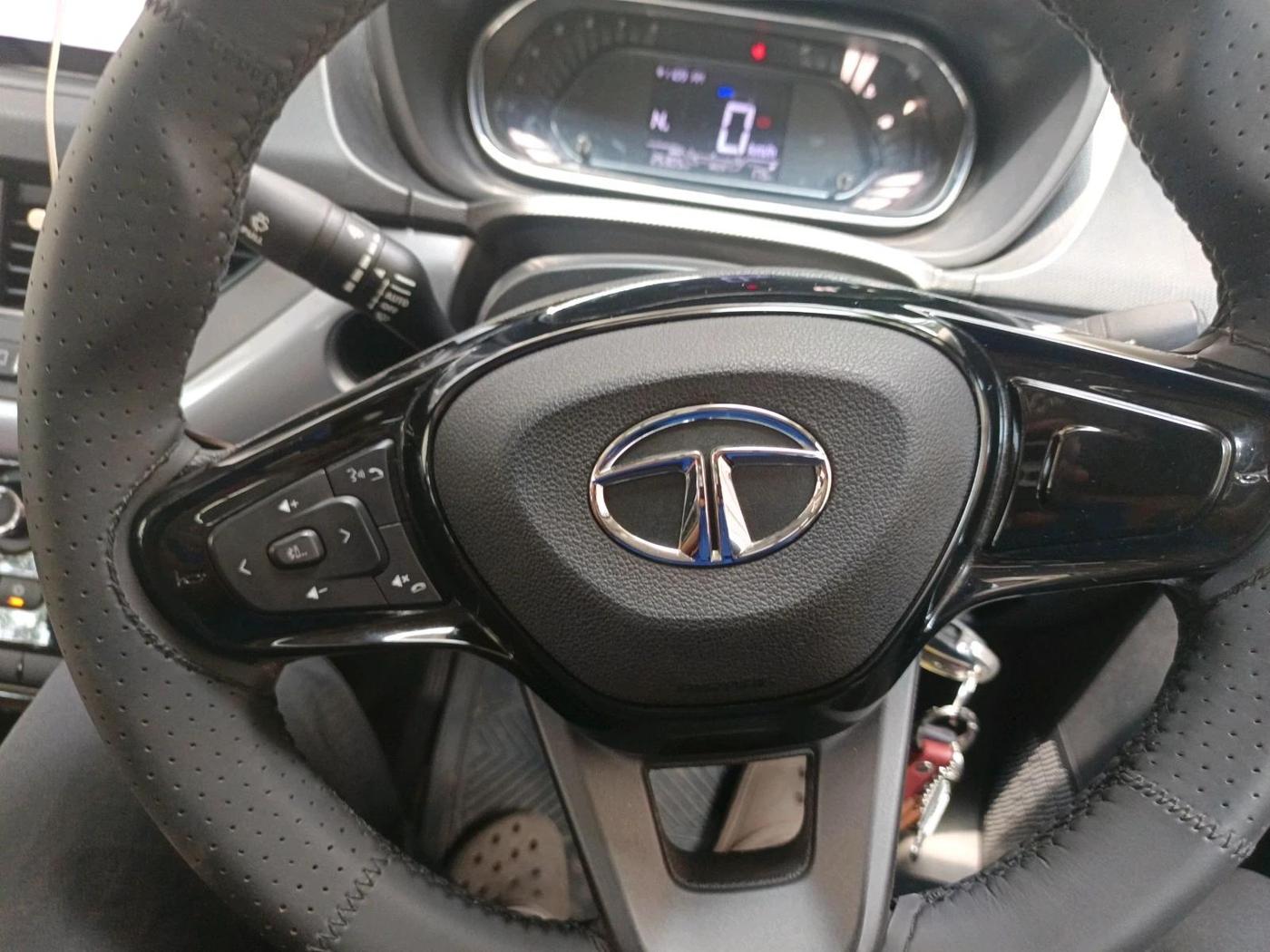 2022 Tata NEXON XMA SUNROOF PETROL, Petrol, Automatic, 25,305 km, interior