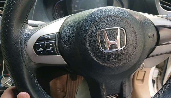 2015 Honda Brio VX MT, Petrol, Manual, 1,02,296 km, interior