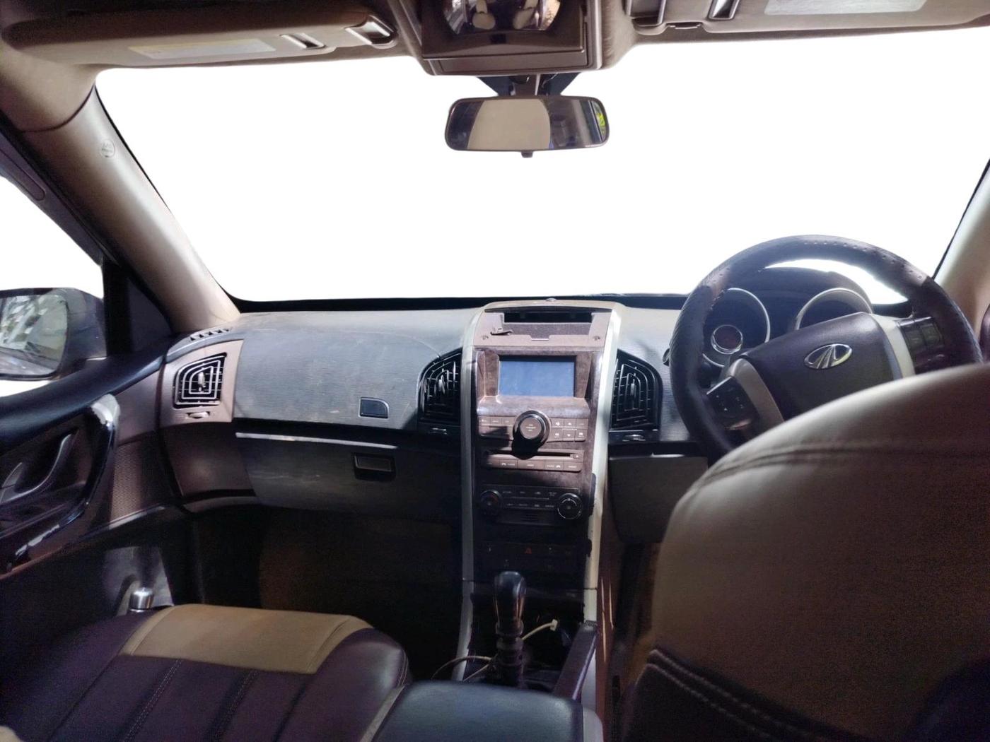 2012 Mahindra XUV500 W8, Diesel, Manual, 1,31,368 km, interior