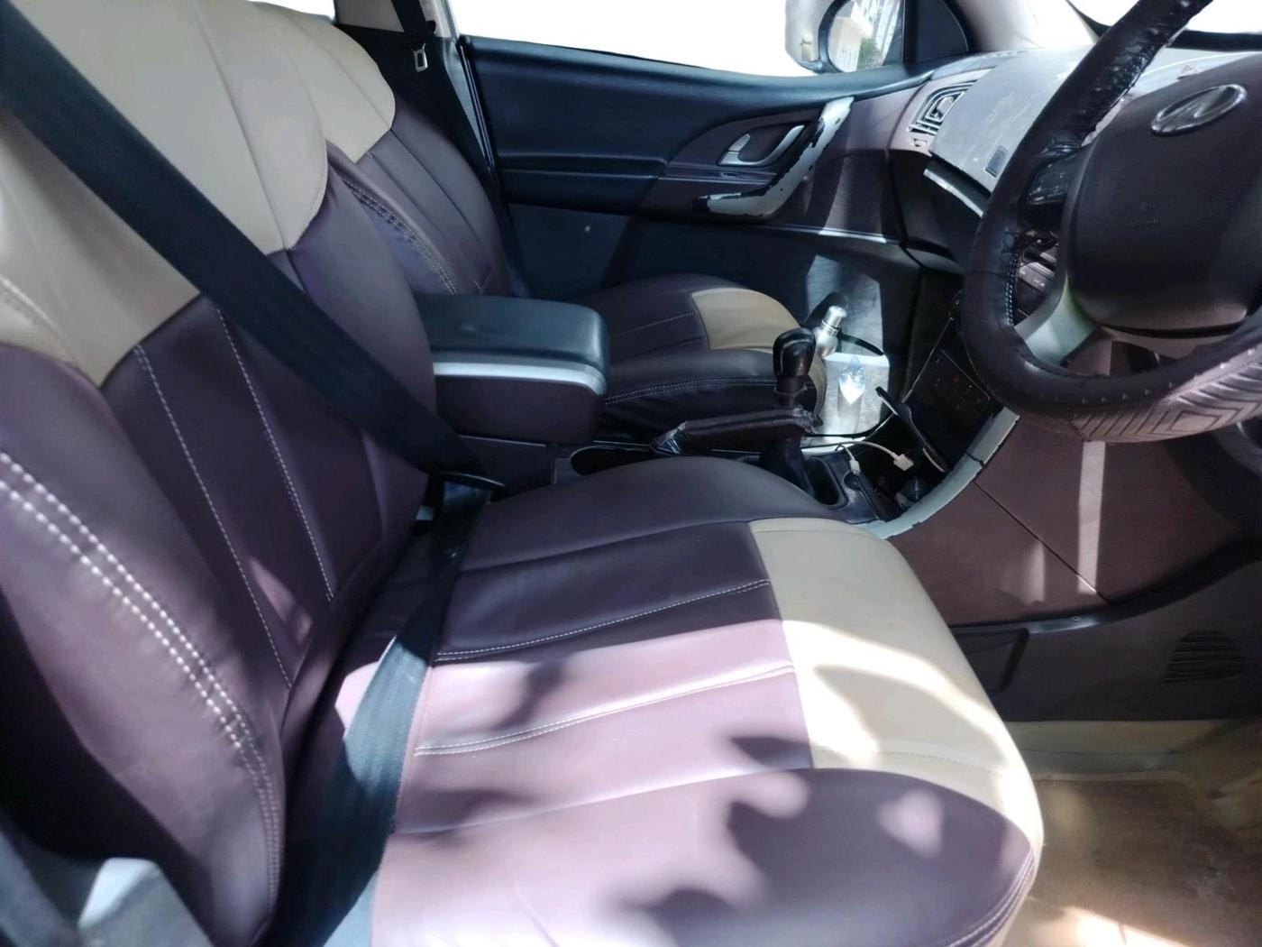 2012 Mahindra XUV500 W8, Diesel, Manual, 1,31,368 km, interior