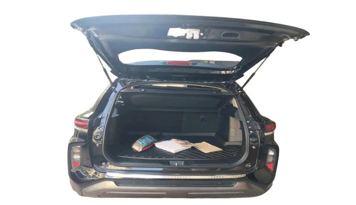 2024 Toyota URBAN CRUISER HYRYDER V AT NEO DRIVE, Petrol, Automatic, 5,779 km, exterior