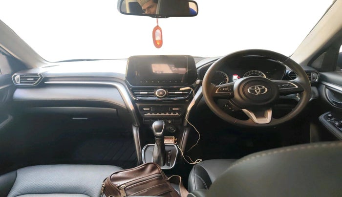 2024 Toyota URBAN CRUISER HYRYDER V AT NEO DRIVE, Petrol, Automatic, 5,779 km, interior