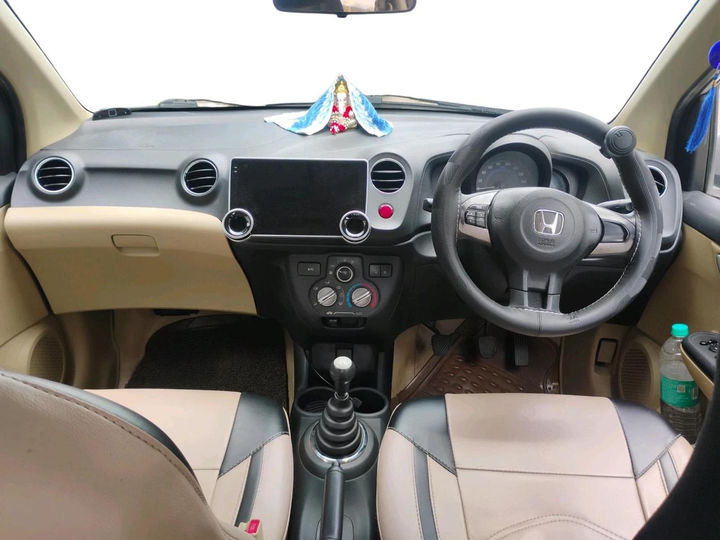 2015 Honda Amaze 1.5L I-DTEC VX, Diesel, Manual, 1,00,429 km, interior