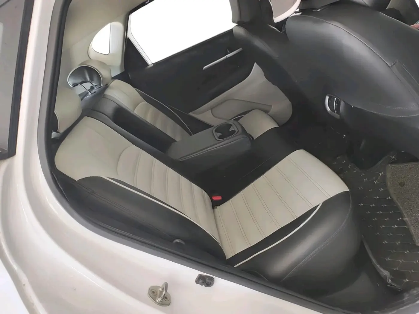 2021 KIA SONET HTX 1.0 IMT, Petrol, Manual, 61,915 km, interior