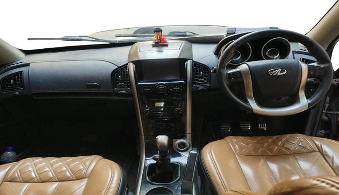 2018 Mahindra XUV500 W11, Diesel, Manual, 98,652 km, interior