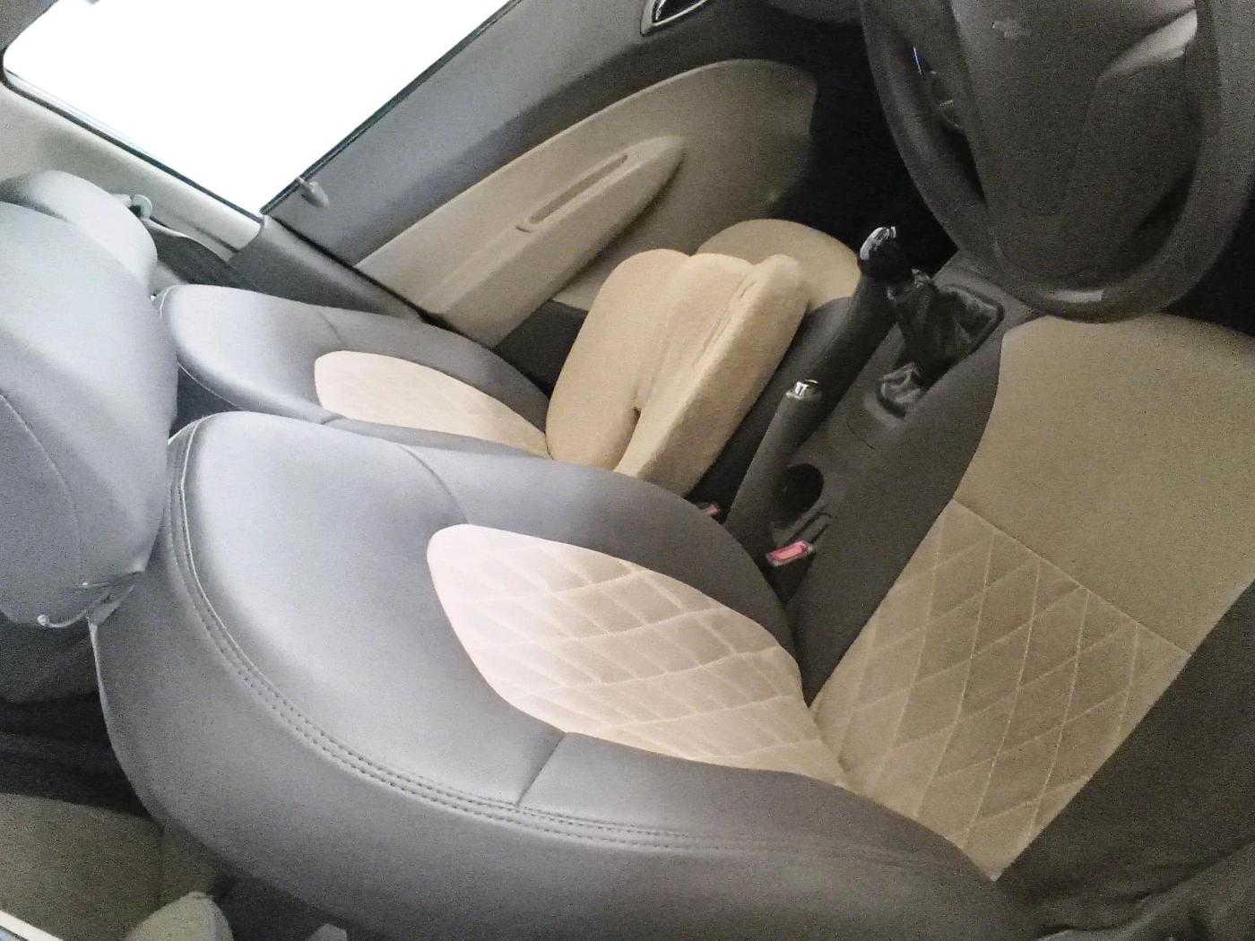 2012 Chevrolet Sail UVA 1.2 LT ABS, Petrol, Manual, 81,106 km, interior