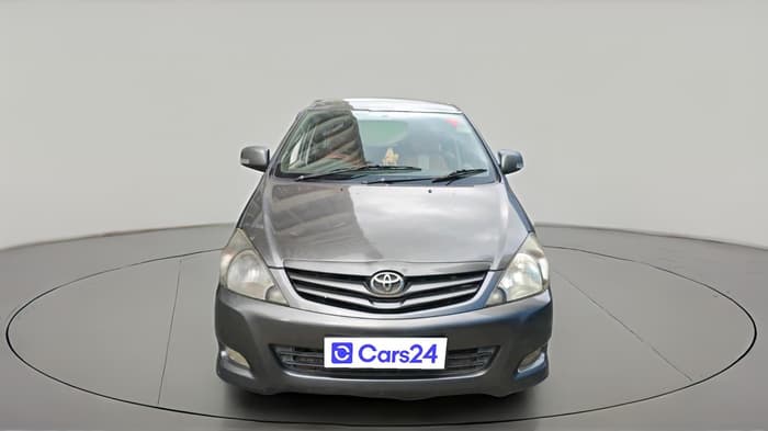 2010 Toyota Innova 2.5 G4 7 STR, Diesel, Manual, 1,91,746 km, exterior