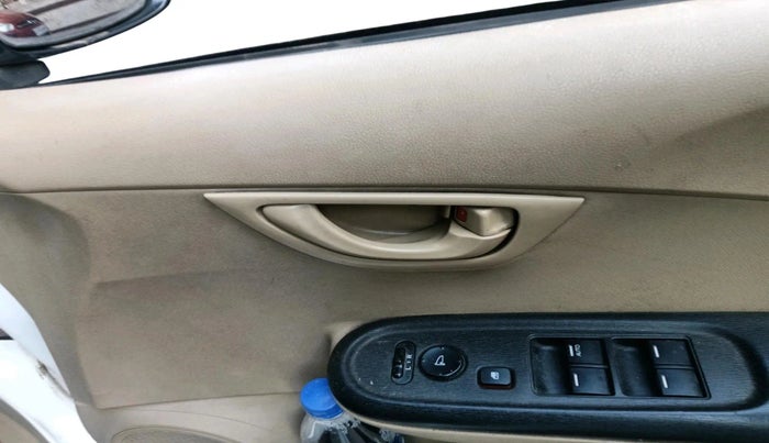 2015 Honda Amaze 1.5L I-DTEC S, Diesel, Manual, 1,60,300 km, interior