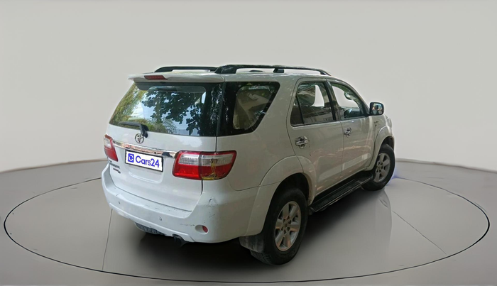 2011 Toyota Fortuner 3.0 4X4 MT, Diesel, Manual, 3,37,108 km, exterior