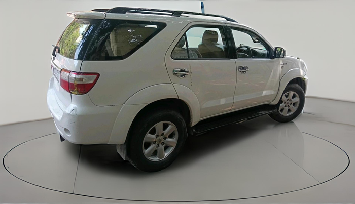 2011 Toyota Fortuner 3.0 4X4 MT, Diesel, Manual, 3,37,108 km, exterior